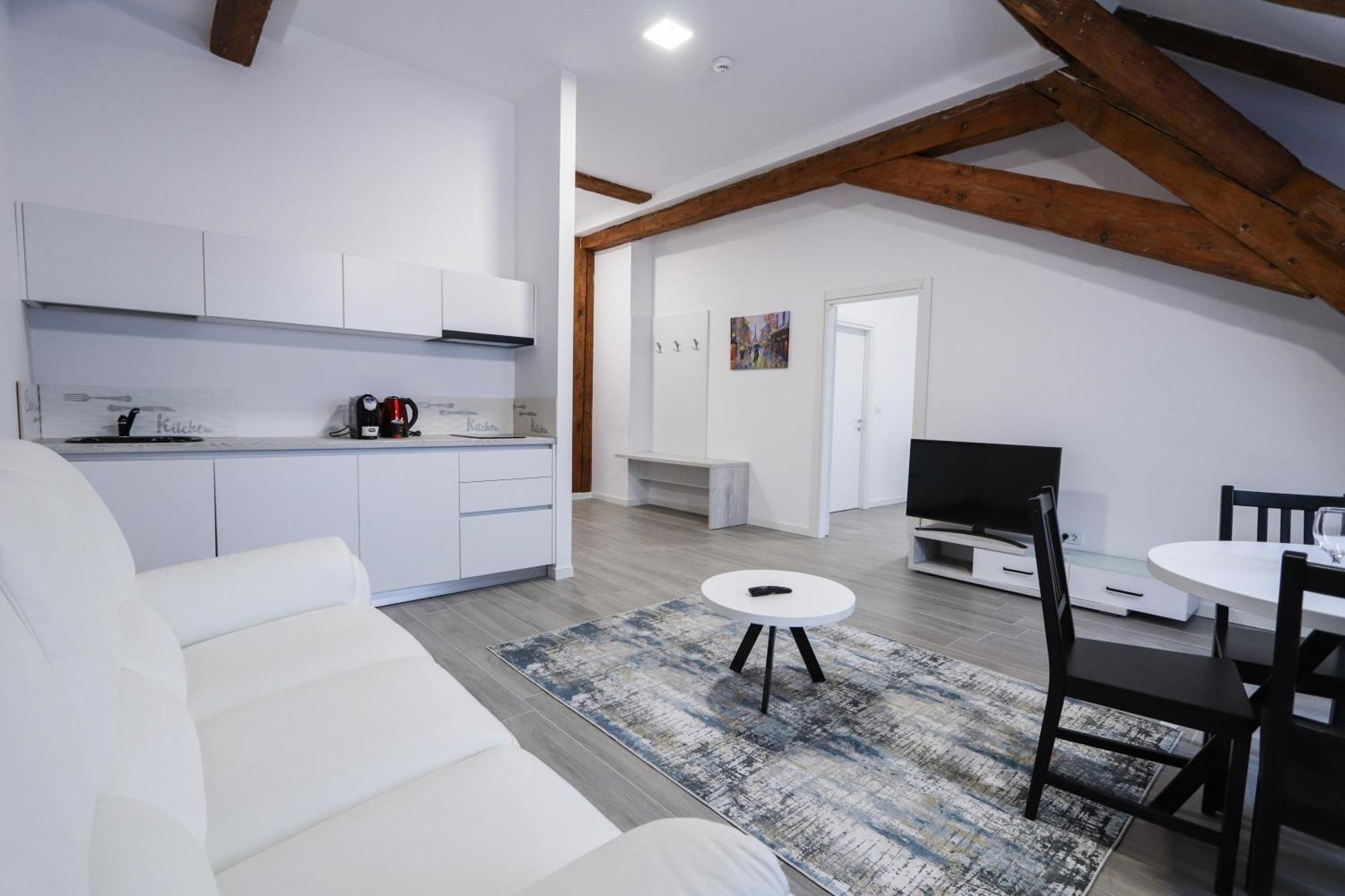 Ferienwohnung Palatul Lugoj Exterior foto